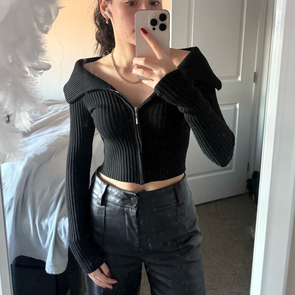 Bershka black top